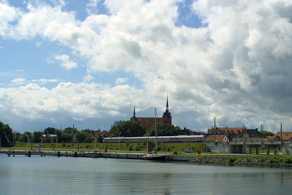 http://www.desiro.net/SH2012-3.jpg